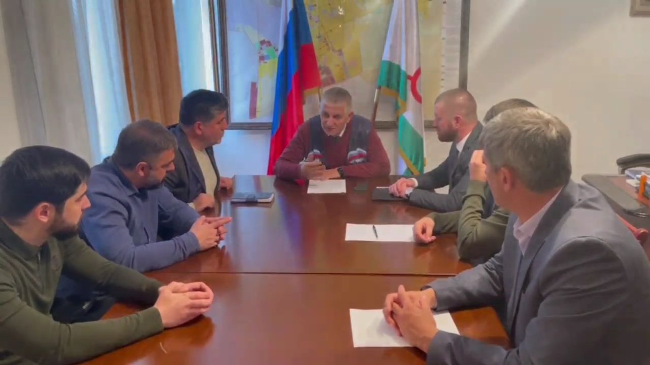 «Партийный десант» проверил ход строительства и реконструкции объектов в Сунже.