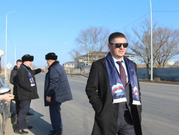 «Партийный десант» проверил реконструкцию дороги в Магасе. «Партийный десант» проверил реконструкцию дороги в Магасе.